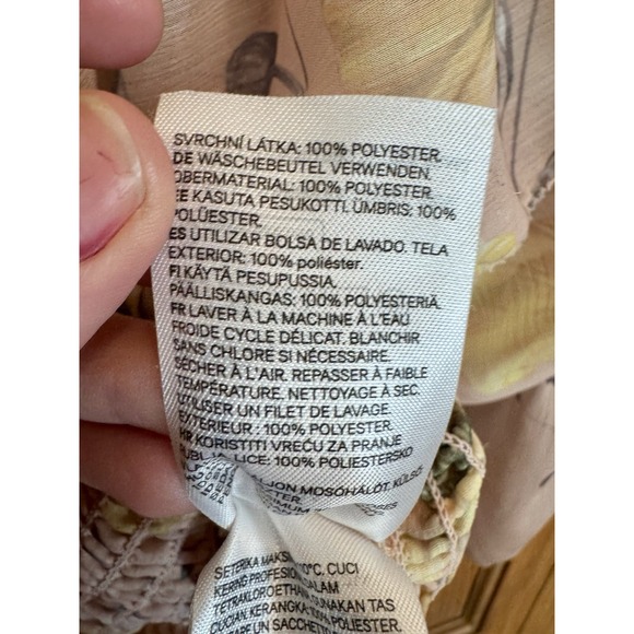 H&M Women's Off-Shoulder Ruffle Floral Cropped Top Cottagecore Fairy Whimsical 6 - Picture 5 of 7